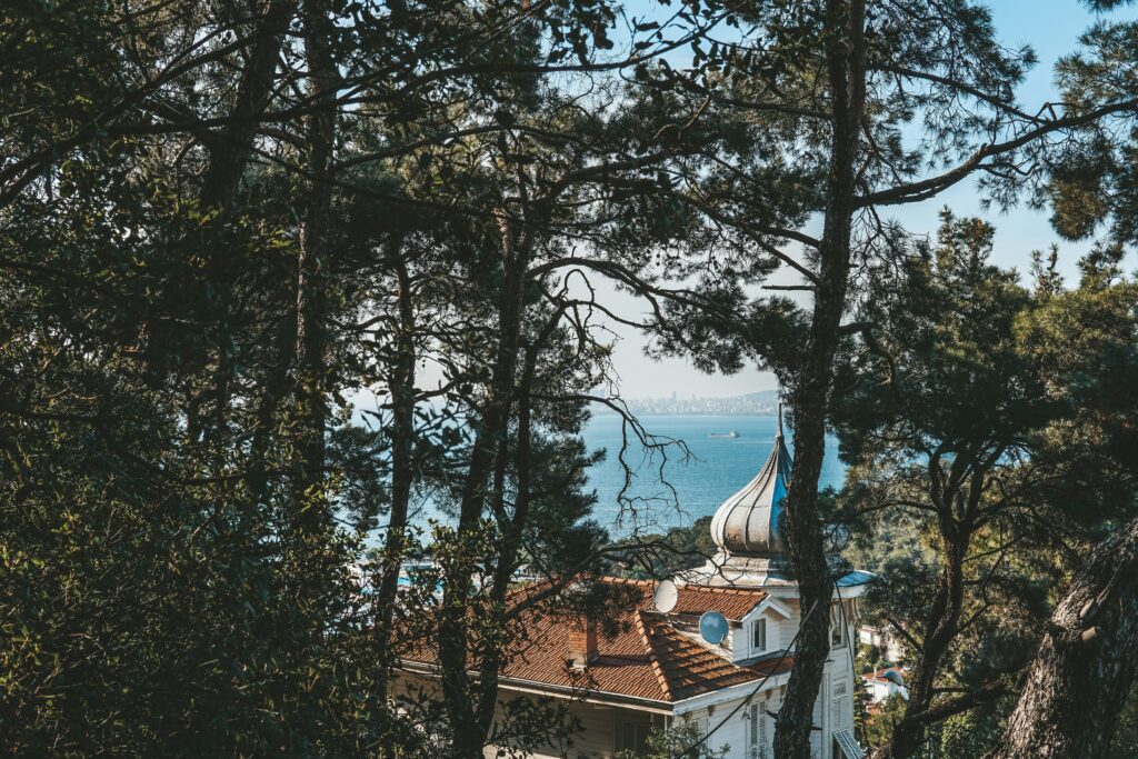 Heybeliada Travel Guide – Attractions, Transport, Best Time to Visit